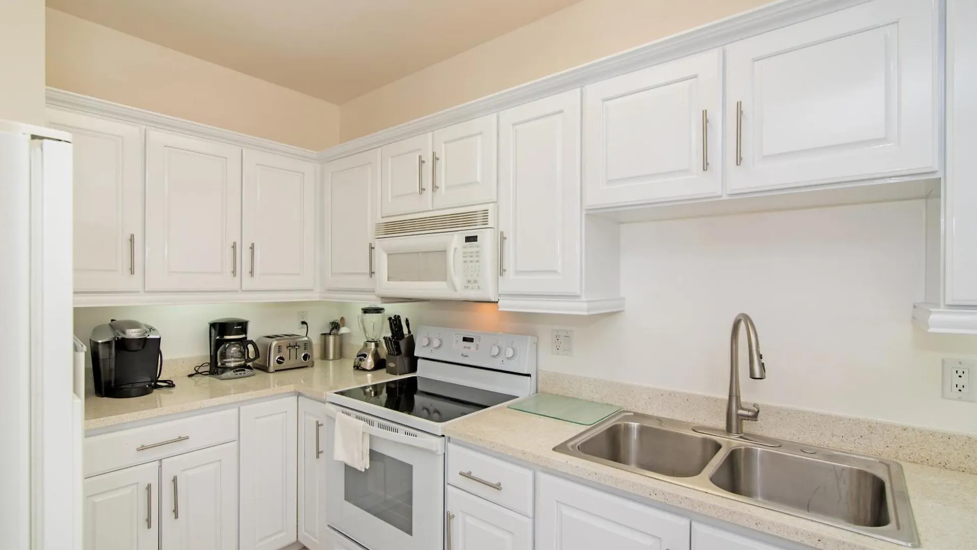 **** Aparthotel Regal Beach Club George Town Cayman Islands