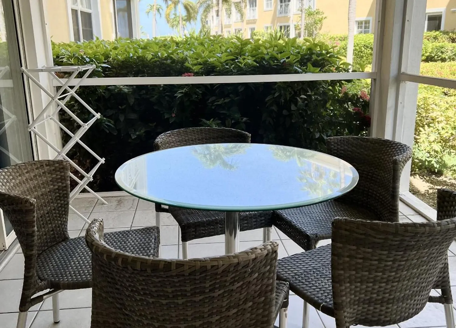 Aparthotel Regal Beach Club George Town